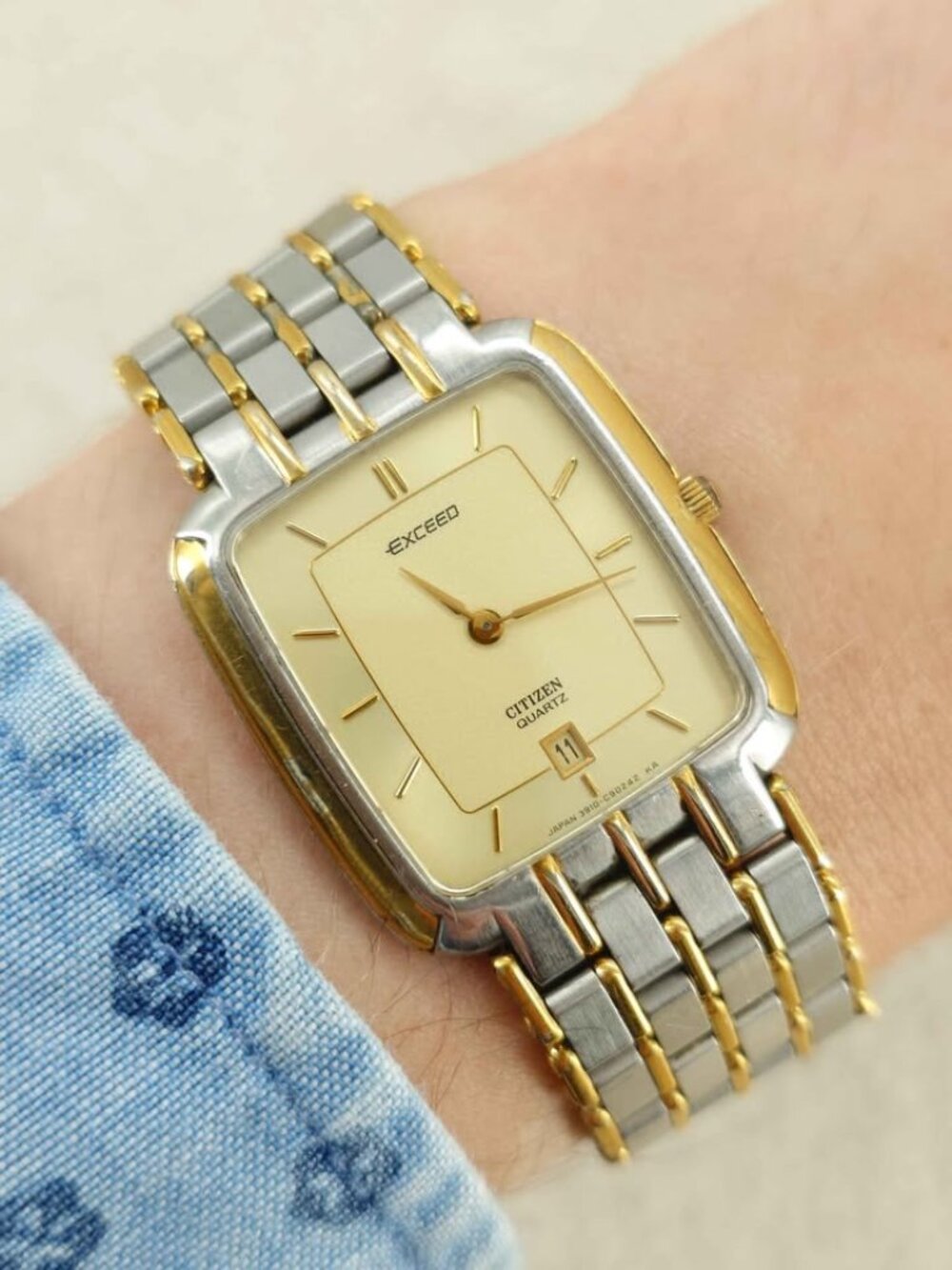 Citizen Unisex Dress Watch Exceed 3910-957687 Rectangular Tank Two-Tone JDM 27mm